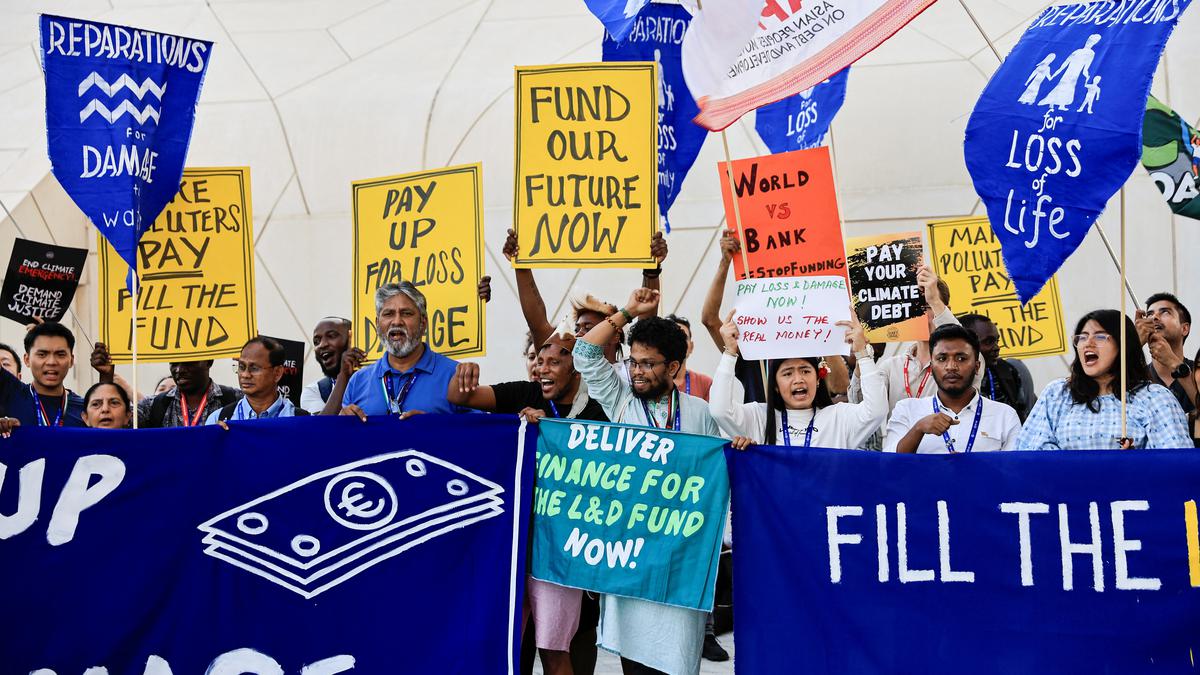 After a fast start, COP28 climate talks now in murky middle of hope, roadblocks