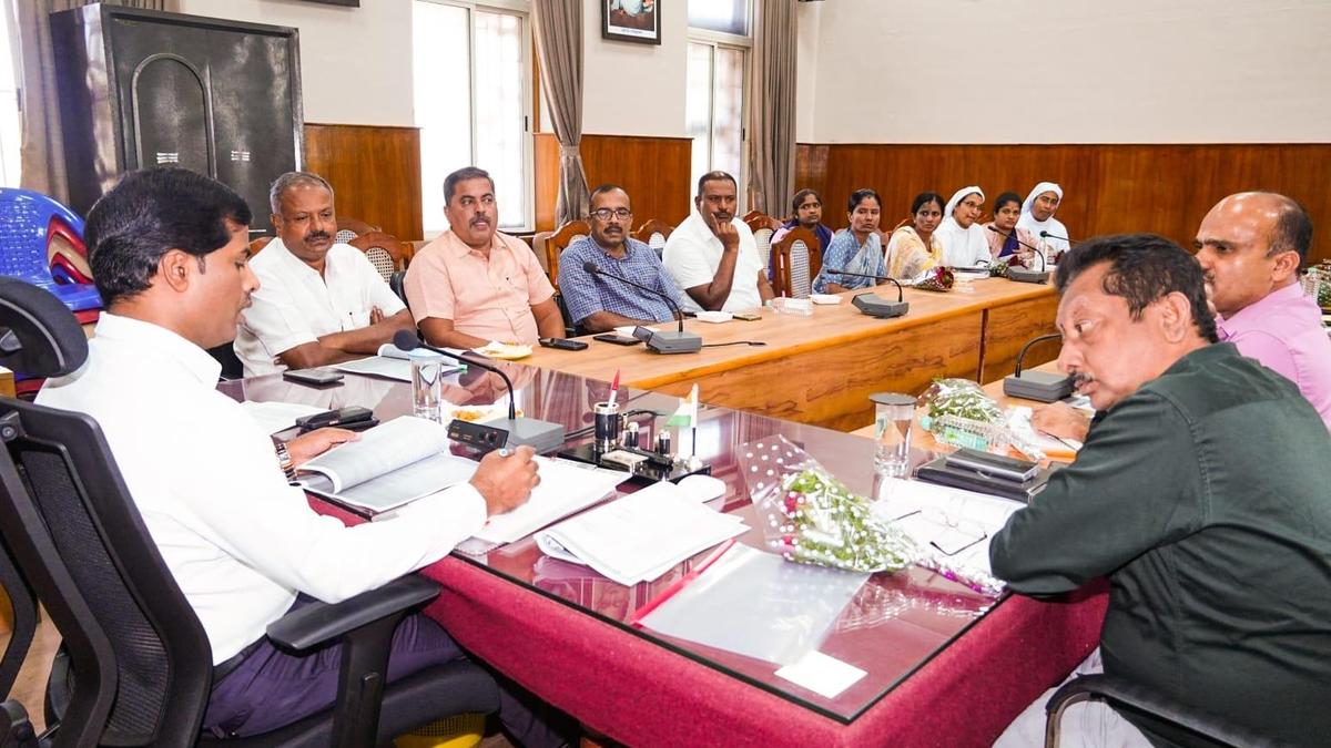 Arogya Sanjeevini: 12 private hospitals in Mandya asked to seek empanelment  - The Hindu