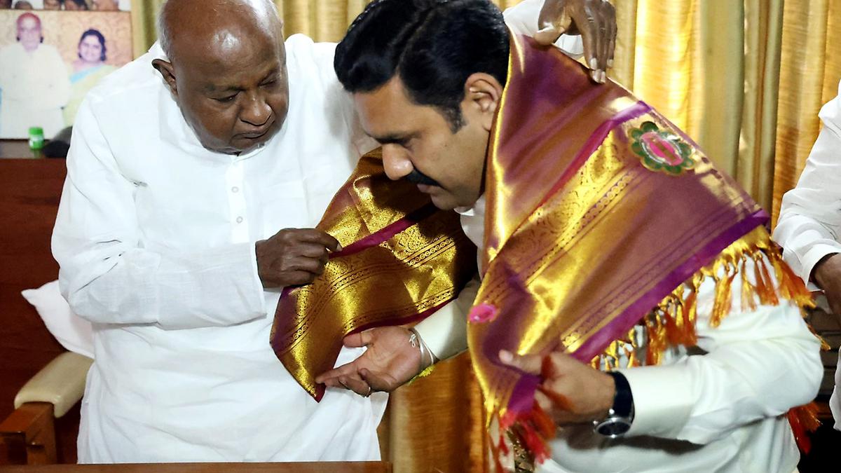 Vijayendra goes on meeting spree with Deve Gowda, S.M. Krishna, and Bommai