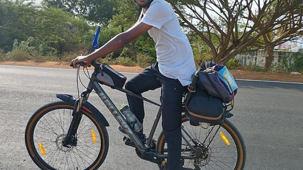 Teen from Kolkata on a cycle expedition reaches Udupi