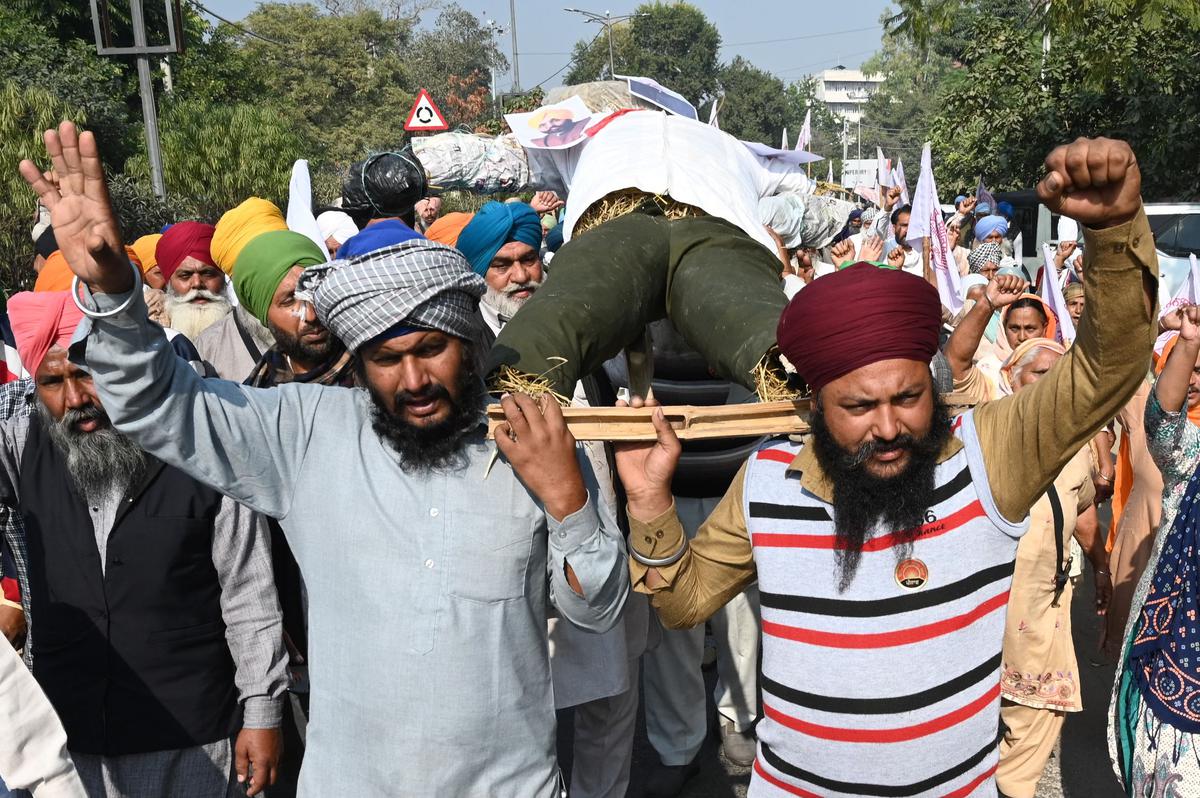 Police used force against us, say farm labourers protesting near Chief Minister Bhagwant Mann’s residence in Sangrur