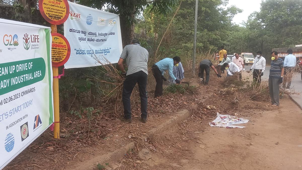 KSPCB, Kanara Industries Association take up cleaning drive in Baikampady Industrial Area