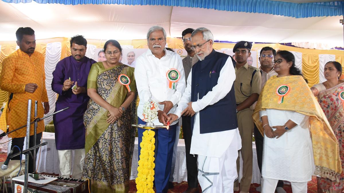 State-level Khadi Mela inaugurated in Yadgir