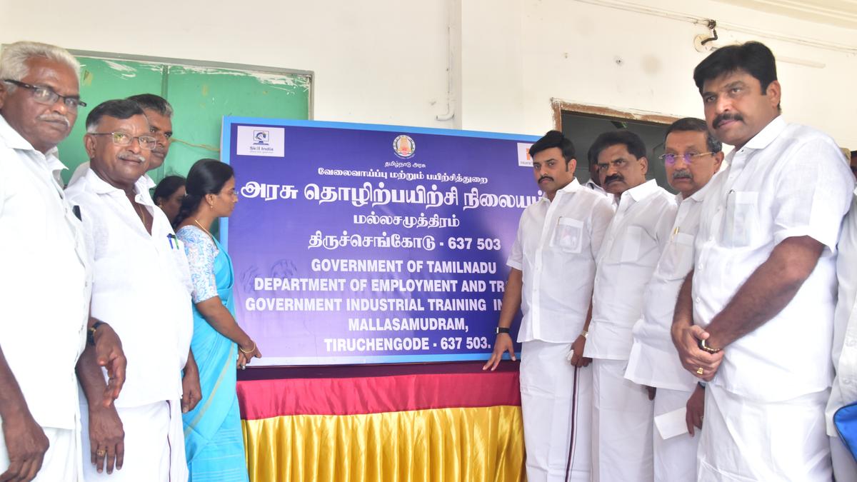 Minister inspects ITI at Tiruchengode in Namakkal
