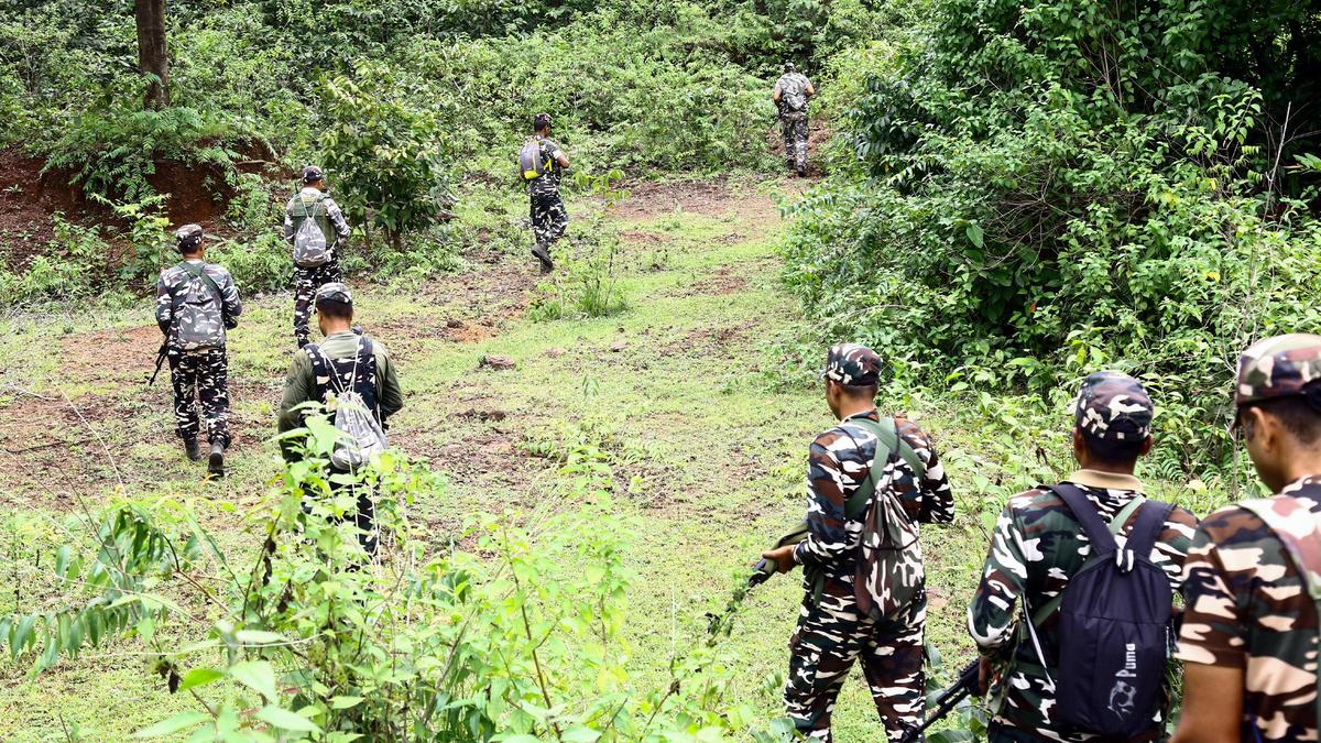 51 Maoists surrender in Sukma, Bijapur