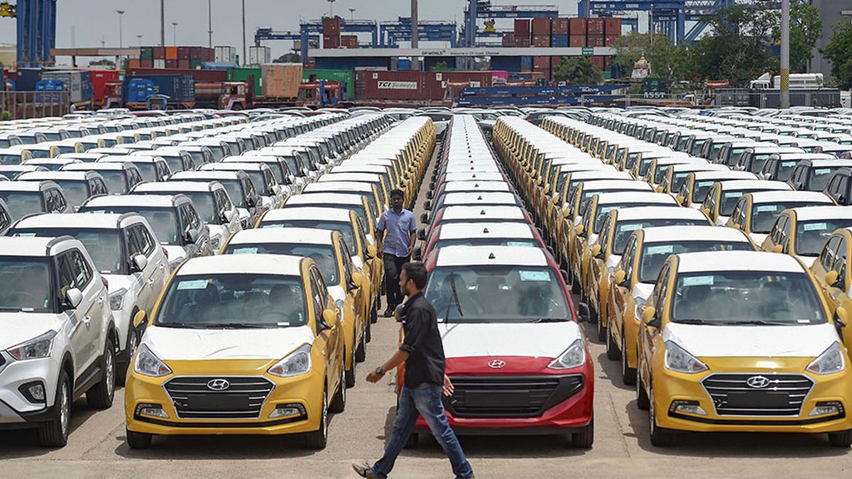 Passenger vehicles wholesales rise 26.73% to record 38.9 lakh units in 2022-23: SIAM