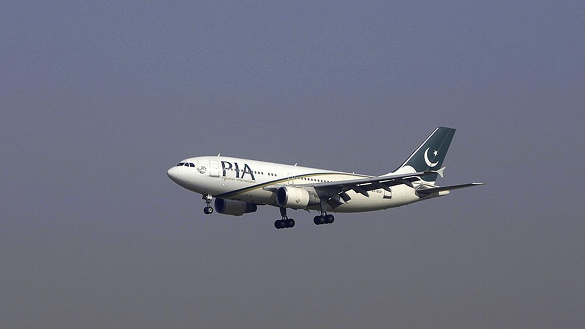 PIA flight lands at Lahore airport with a missing wheel