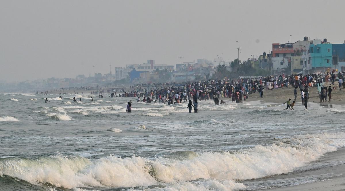 It is an indescribable feeling... the statues, merry-go-round, shops, joggers, fishermen — all are visually appealing, says Pandiraj, director of the 2012 film, Marina