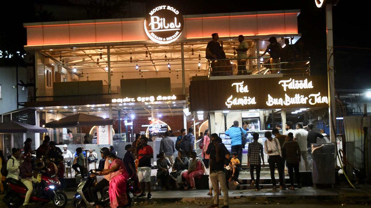 Anna Salai is never tired of staying up late at night to take in foodies - The Hindu