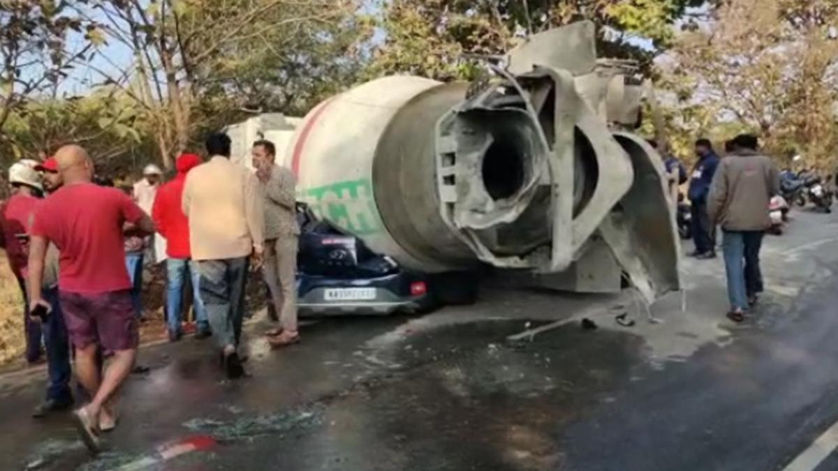 Woman, daughter killed in freak accident in Bengaluru