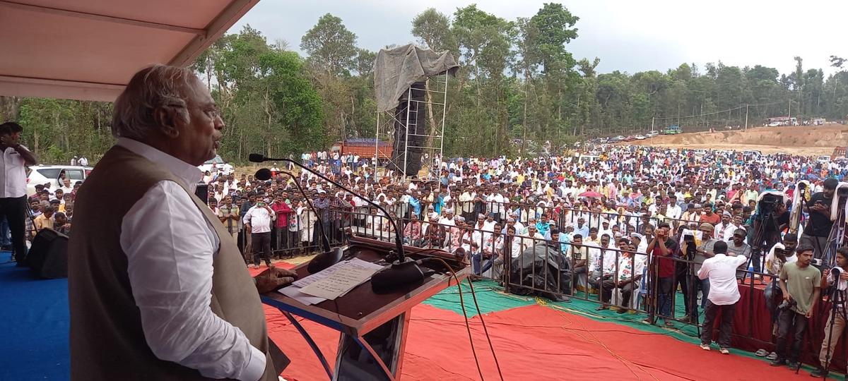 AICC president Mallikarjun Kharge addressed a rally in Sakaleshpur on Saturday. 
