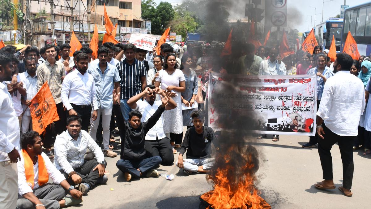 Various organisations stage protests in Kittur Karnataka districts against terror attack