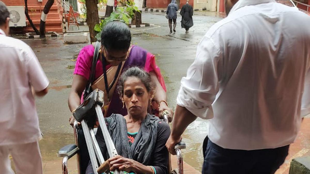 Litigant with disability complains of unpleasant experience in accessing wheelchair at Madras High Court