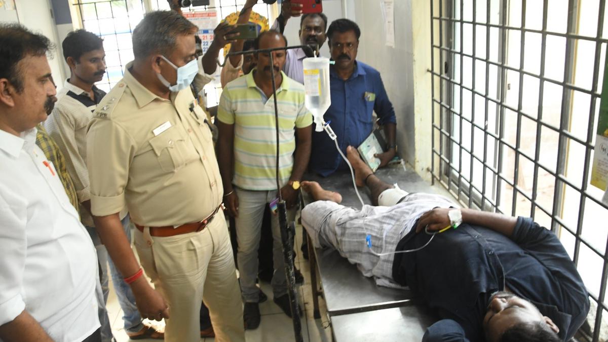 Habitual offender hacks accused inside court in Ramanathapuram, shot in the leg by police
