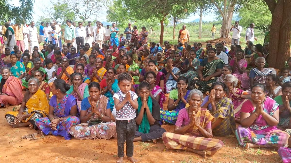 Villagers offer prayers to local deities at Kallangadu to showcase their opposition to SIPCOT project