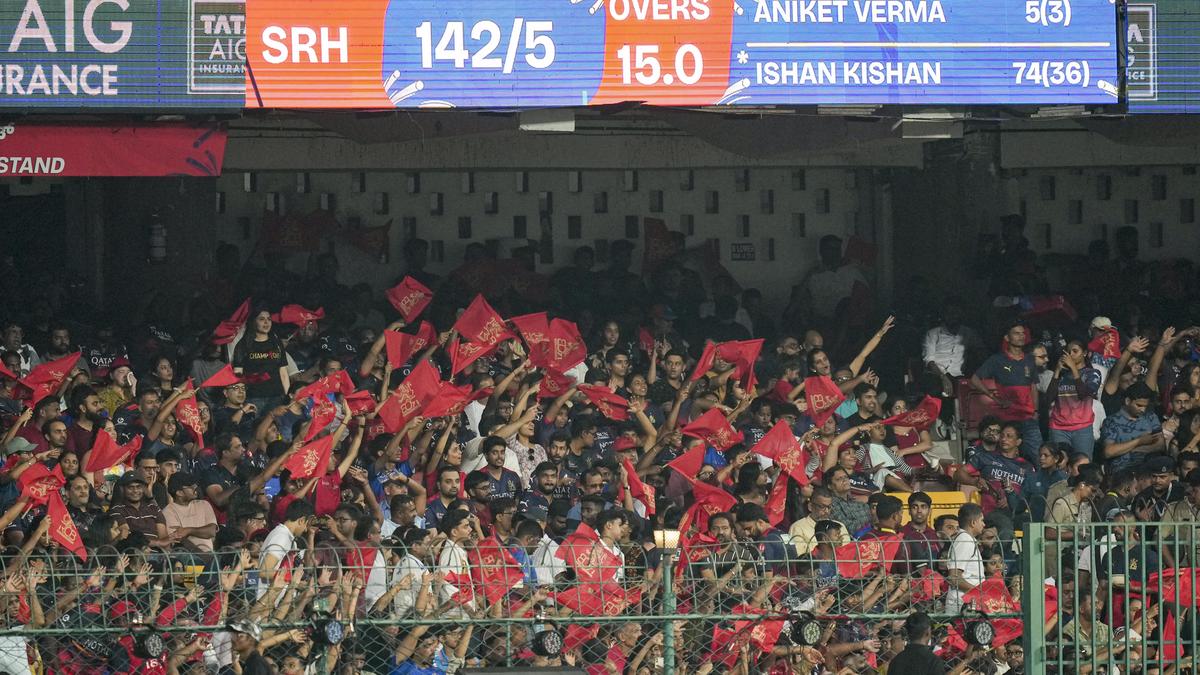 IPL 2026 in Bengaluru: Minors hired to steal mobile phones during RCB vs SRH match, police recover 21 phones worth ₹18 lakh
