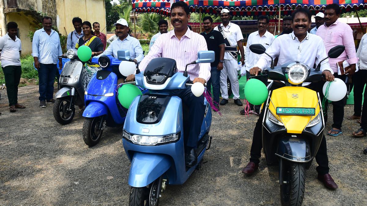 Govt. employees urged to opt for electric vehicles