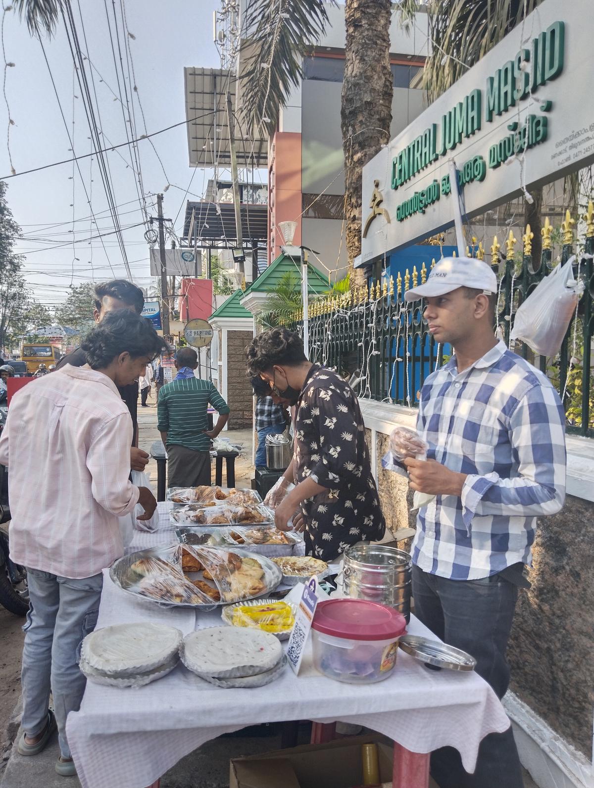 Sale of iftar snacks in front of Central Juma Masjid, Manacaud