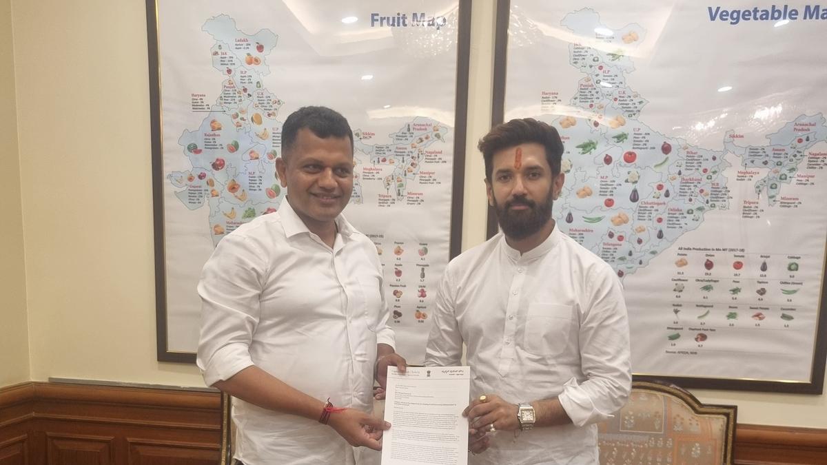 MP meets Paswan, seeks support to transform DK as food processing hub