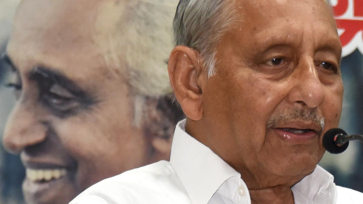 Read Gandhi, Nehru, Vivekananda to rediscover India, says Aiyar