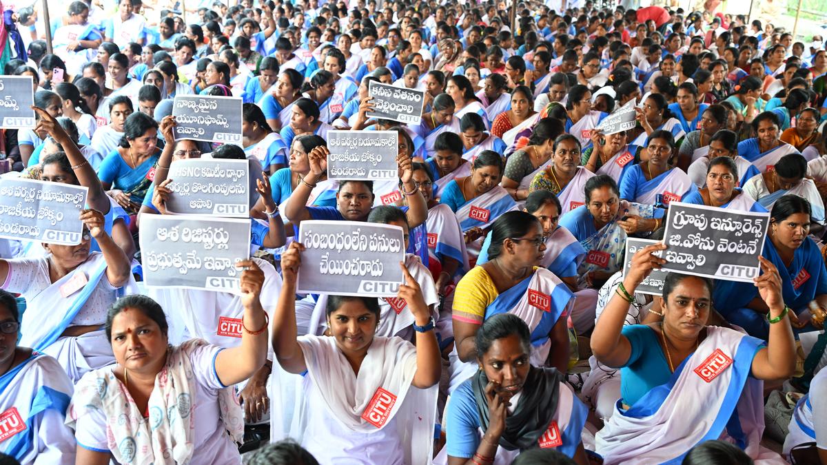ASHA workers stage protest in Vijayawada over long-pending demands