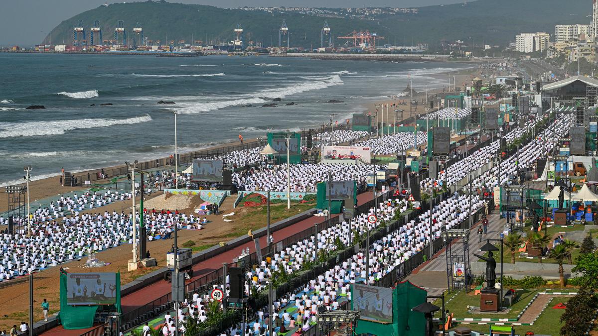 Vizagites join hands for Yoga: public participation and seamless organisation makes ‘International Yoga Day’ a grand success