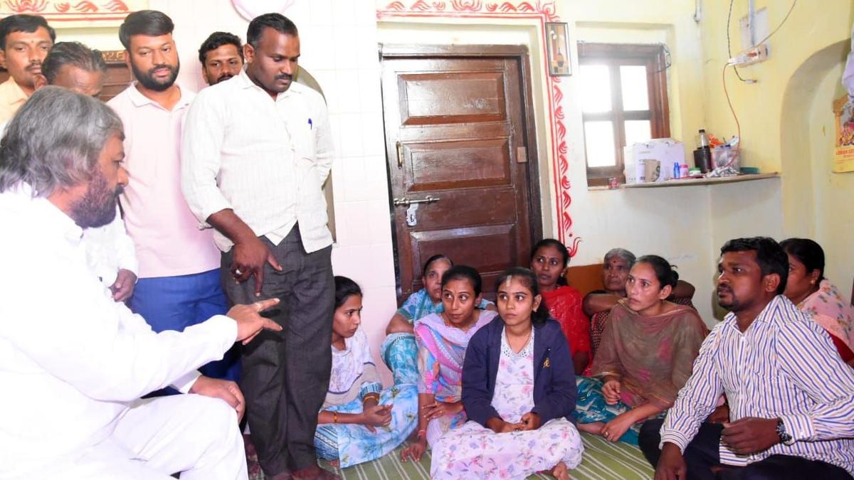 Khandre announces relief for family of deceased contractor Sachin Panchal