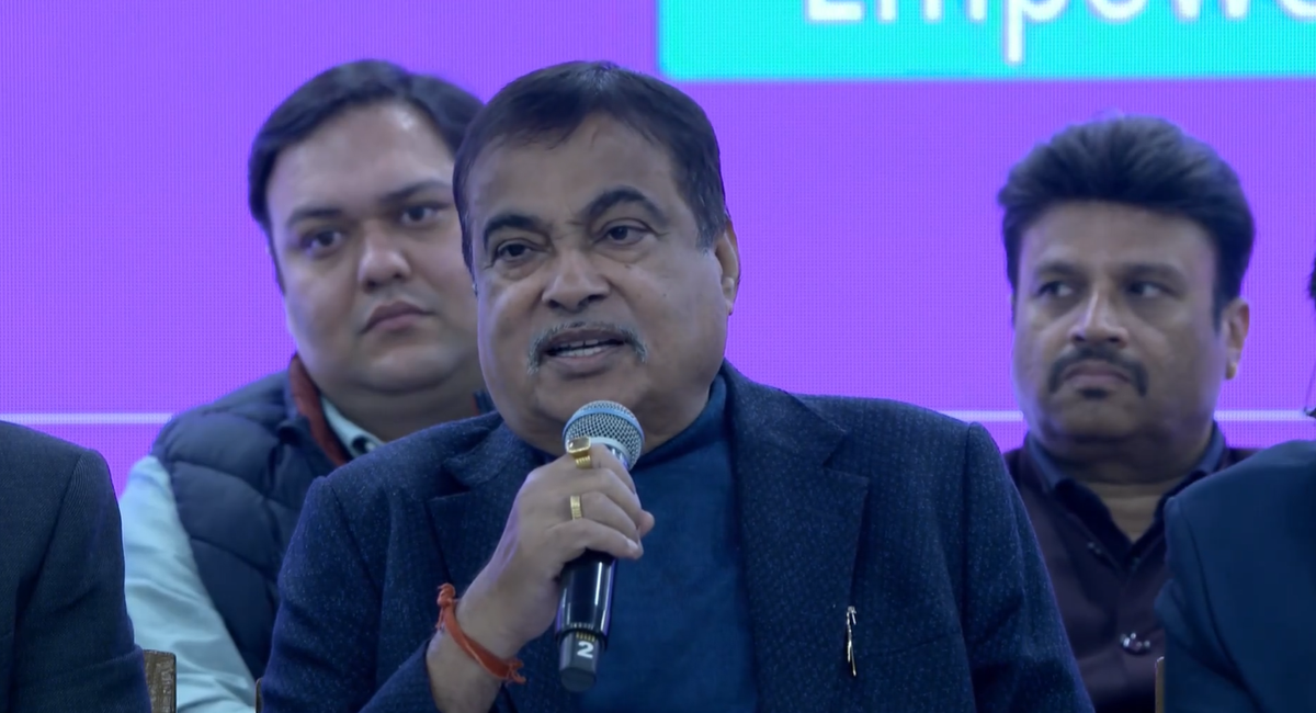 thehindu.com - Pti - Old generation should step aside when things start running smoothly: Gadkari