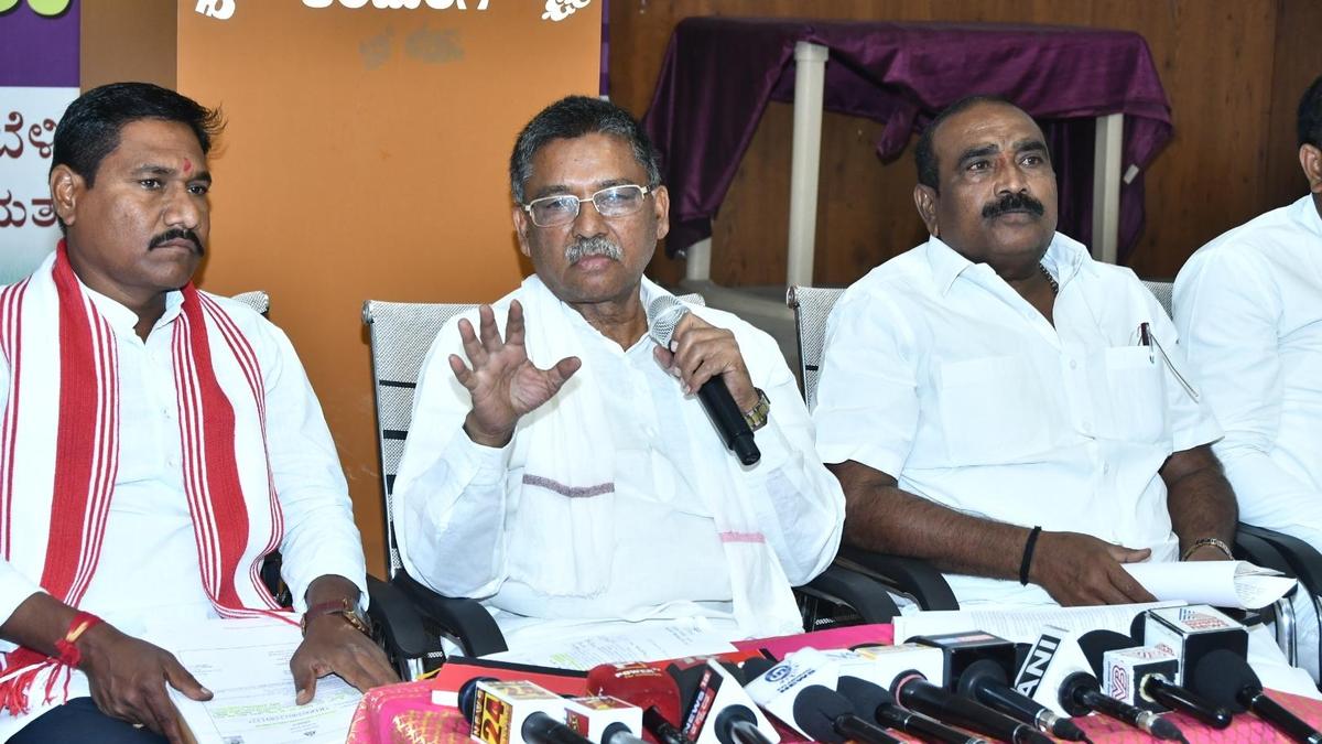 Congress follows democracy; BJP functions as a dictatorship, says former MP V.S. Ugrappa