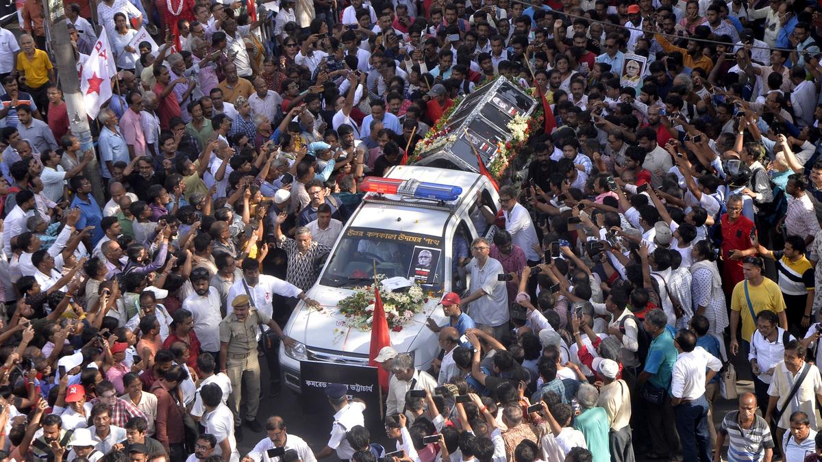 Political differences cast aside as thousands bid adieu to Buddhadeb
