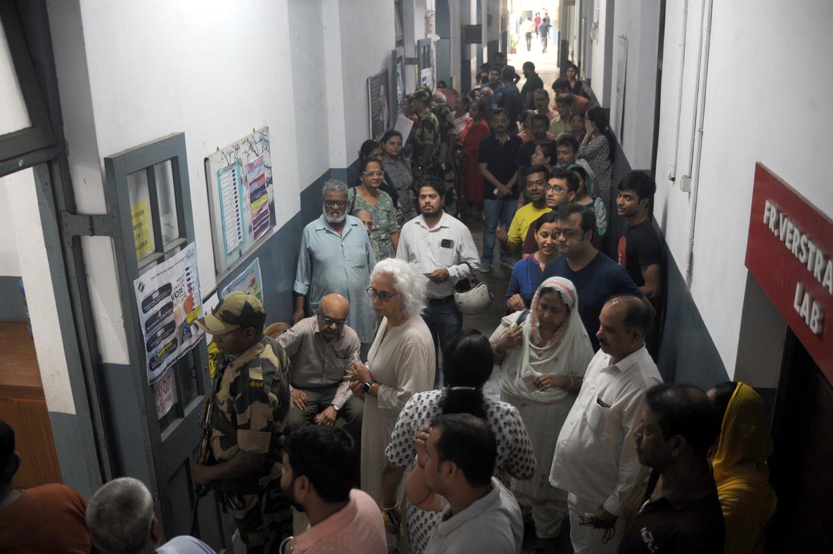 Kolkata, West Bengal, Residents gather in a polling booth in a model polling station in south Kolkata in the 7th phase of the Lok Sabha election 2024.  