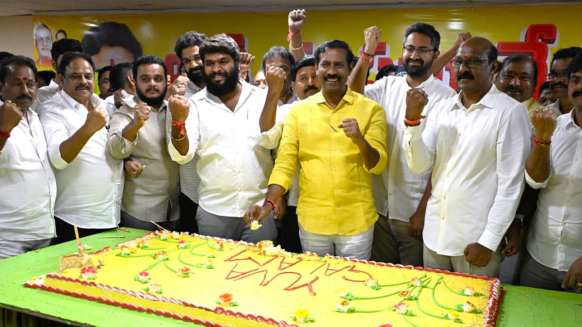 Raise awareness on development programmes of NDA govt., Lokesh asks MLAs, MPs