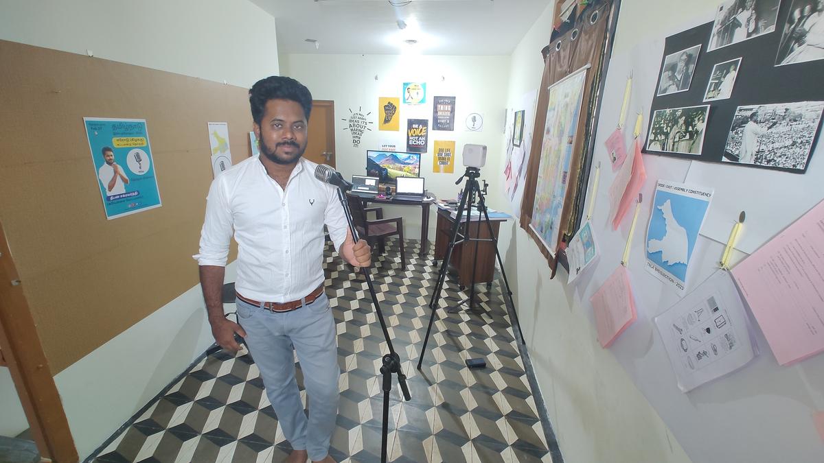 Erode (East) bypoll | Independent candidate goes digital