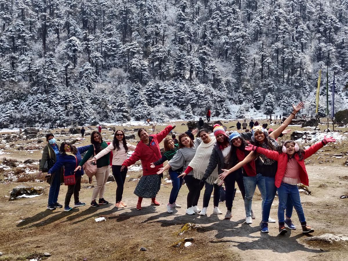 Women on a trip to Himachal Pradesh through Wander Womaniya