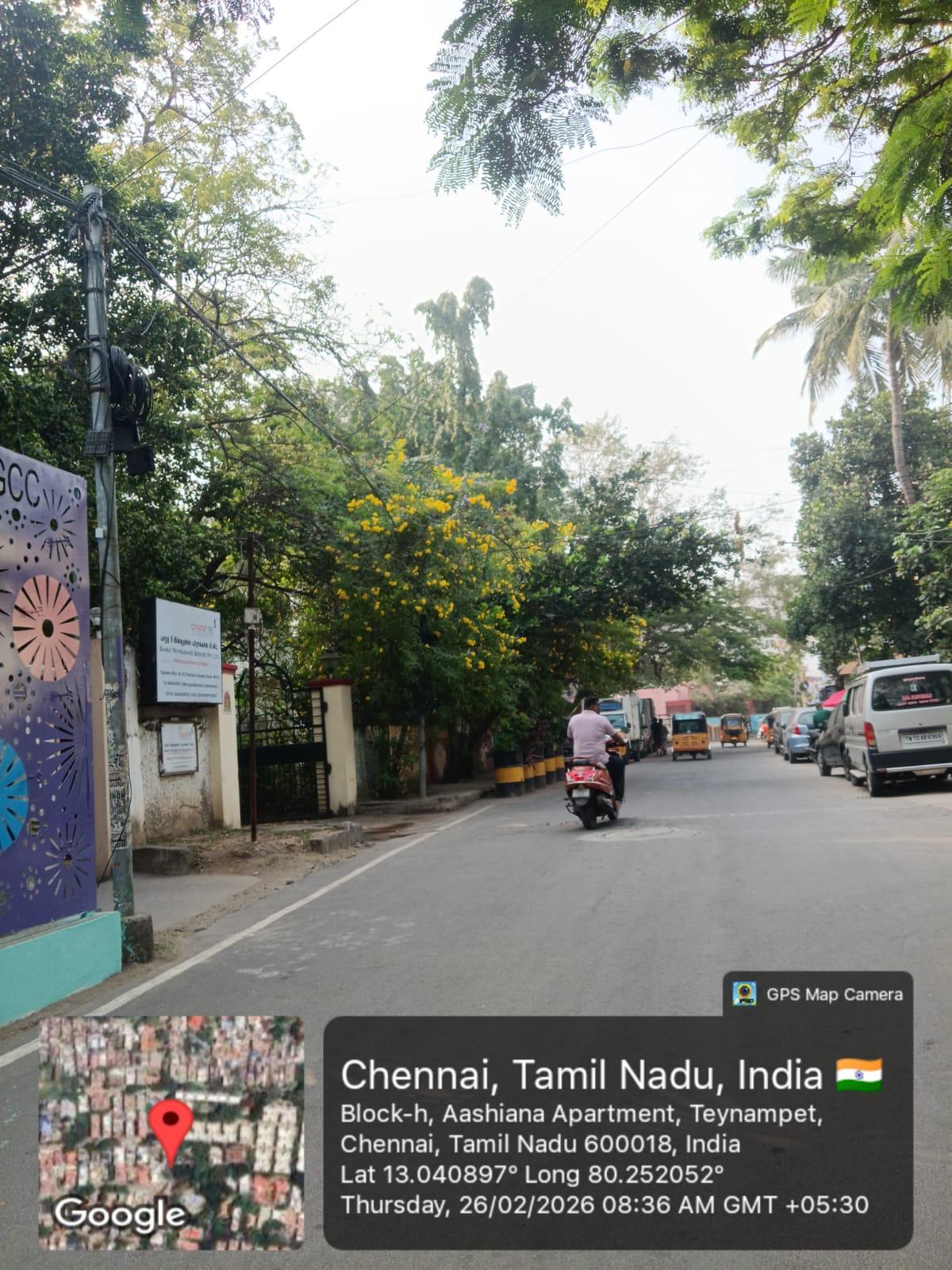 Poes Road, dietro gli appartamenti Aashiana