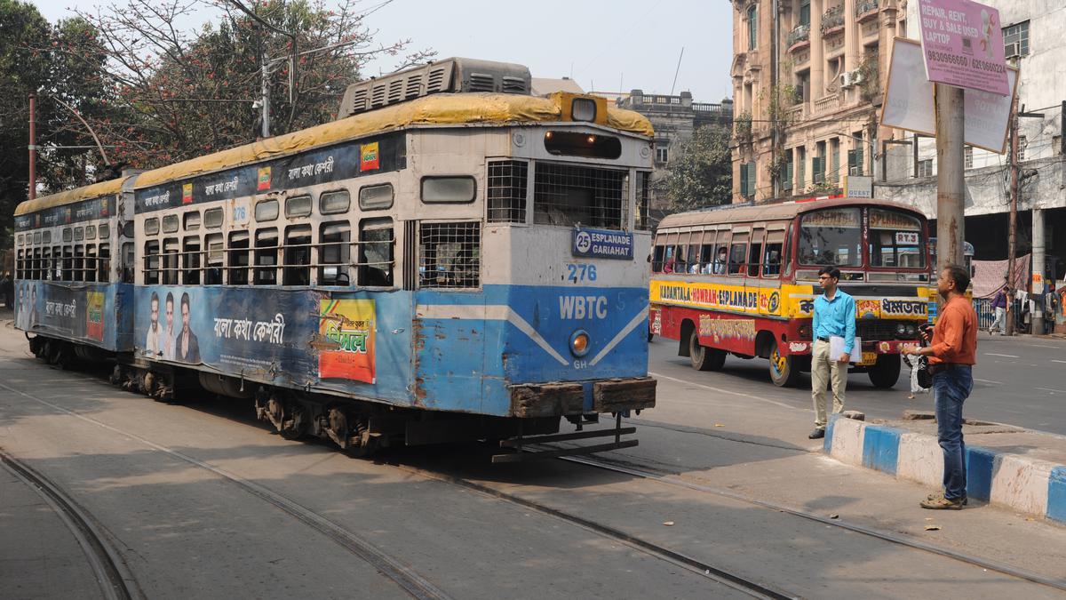 While expert panel decides on Kolkata tram’s future, commuters’ union to continue protests