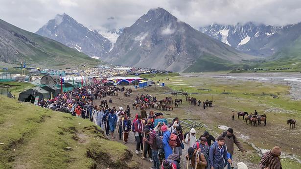 Fresh batch of over 5000 pilgrims leaves Jammu camp for Amarnath shrine