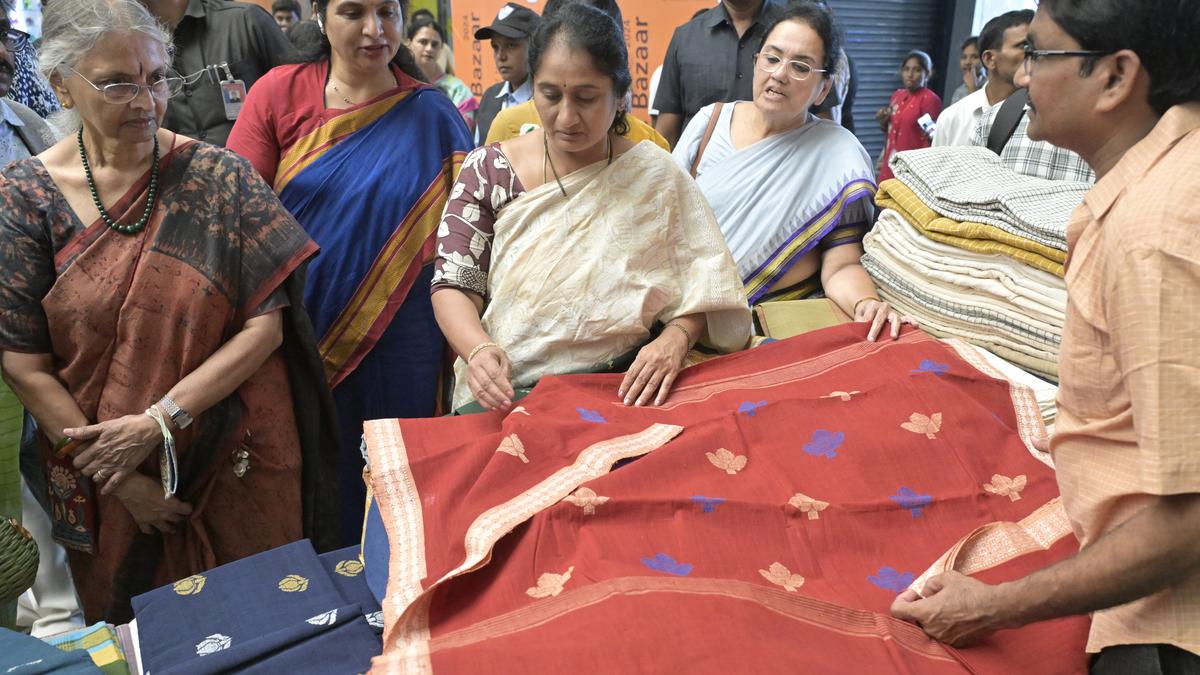 Handloom expos will be held across Andhra Pradesh to encourage weavers, says Minister