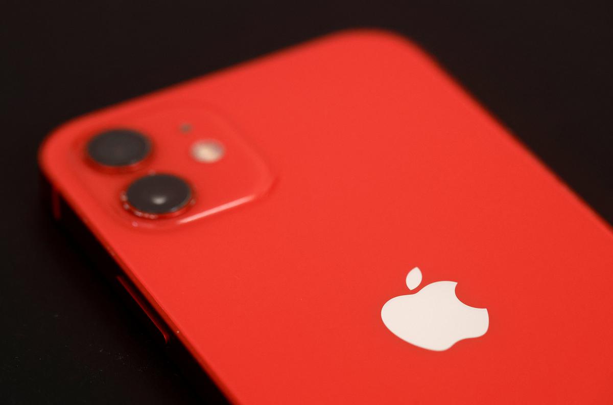 Apple mettra à jour le logiciel de l’iPhone 12 en France pour résoudre le conflit lié aux radiations