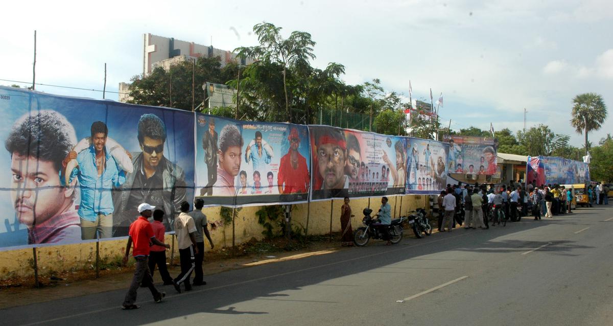Cinema banners at Prathana Theatre in 2010