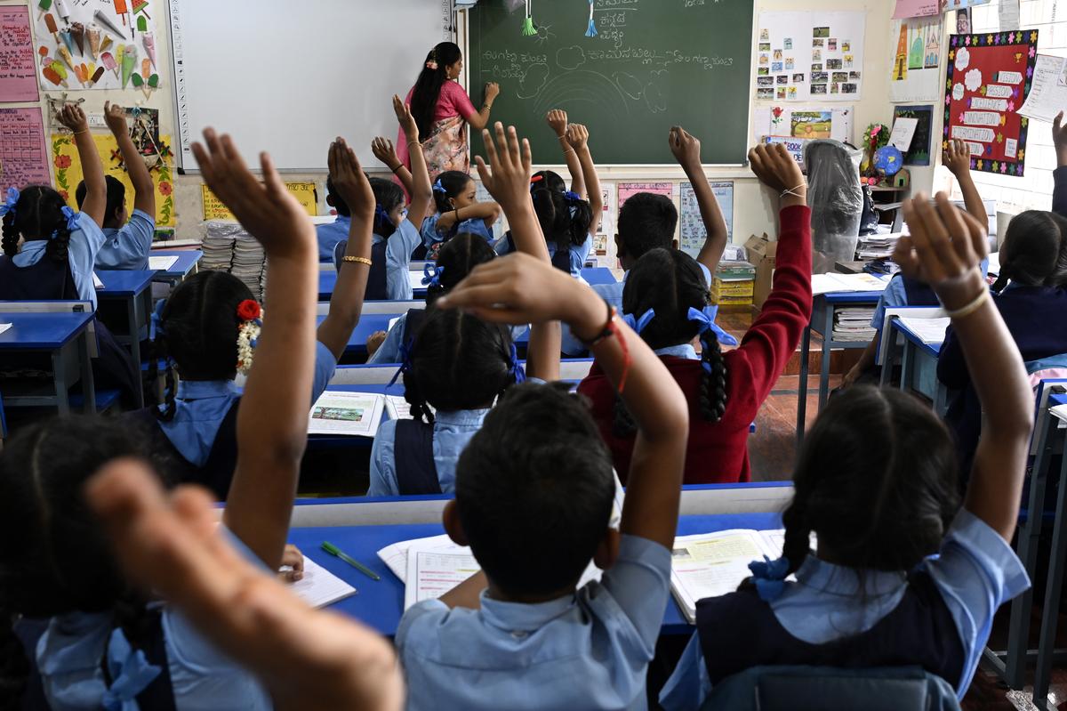 Too many students, too few teachers in Karnataka - The Hindu