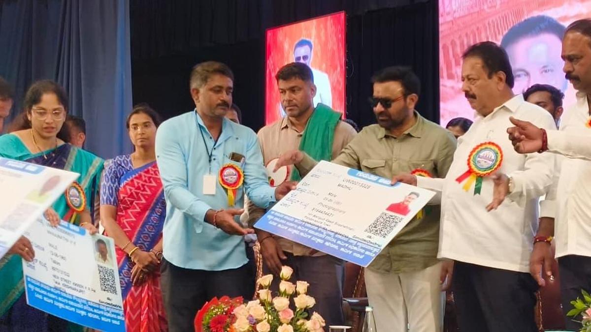 Farm workers will soon be included under unorganised labour category: Minister