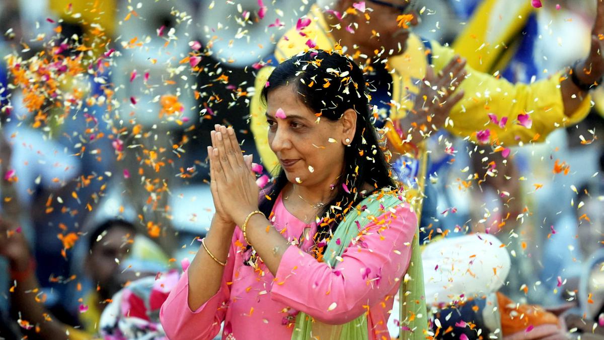 ‘Delhi CM Kejriwal’s wife Sunita denied visit’; Tihar Jail junks charge