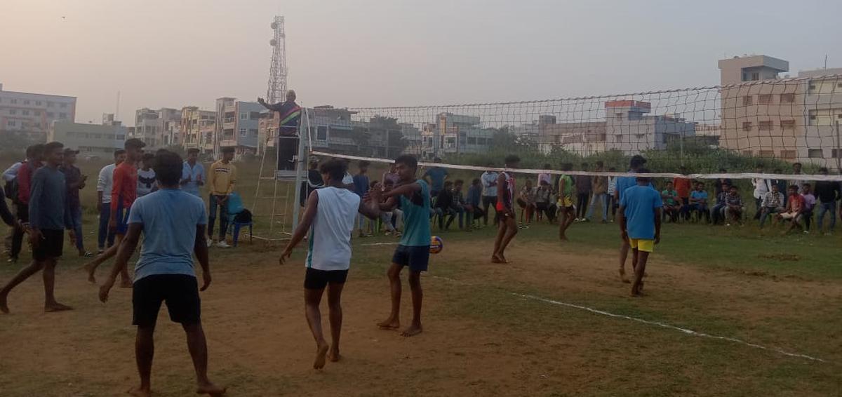 Volleyball tournament held to mark Ambedkar’s death anniversary
