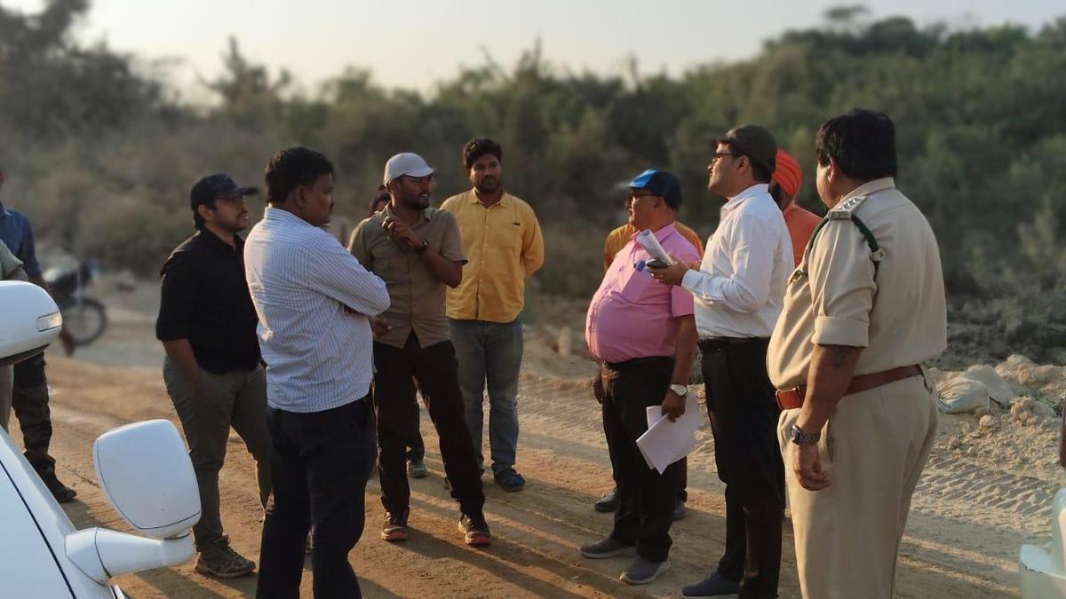 Wildlife experts, forest officials inspect elephant corridor on Bengaluru-Chennai Expressway Wildlife experts, forest officials inspect elephant corridor on Bengaluru-Chennai Expressway