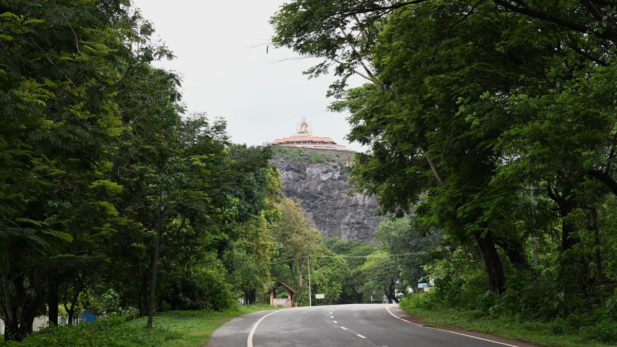 Politics and livelihood issues around a ‘half statue’ in Karkala
Premium