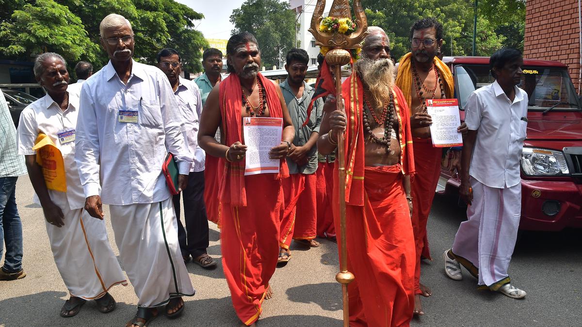 Devotees seek conduct of Salem Kottai Mariamman temple kumbabhishekam in Tamil
