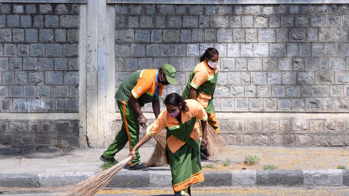 No drinking water for pourakarmikas who sweep streets in punishing heat