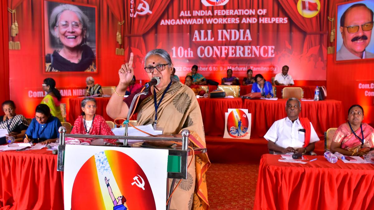 Anganwadi workers urged to fight for their rights