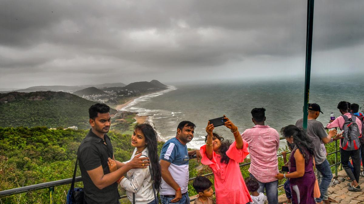 ‘I love Kailasagiri’ view point inaugurated at Kailasagiri - The Hindu